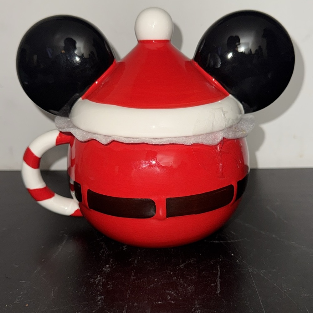 DISNEY CHRISTMAS COFFEE CUP OR SPUP BOWL WITH COVER - Picture 3 of 3